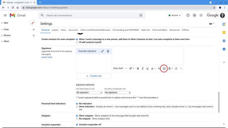 Screenshot della sezione Firma di Gmail, con una firma di esempio selezionata e l'icona di aggiunta immagine cerchiata (a destra dell'icona del collegamento, nell'area di modifica della firma).