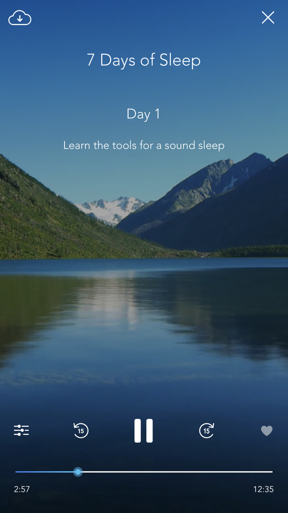 Calm ti consente di goderti una vasta gamma di tutorial di meditazione, mescolando i suoni della natura per aggiungere atmosfera.