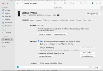 Utilizzo di Finder per configurare un computer per eseguire il backup del tuo iPhone.