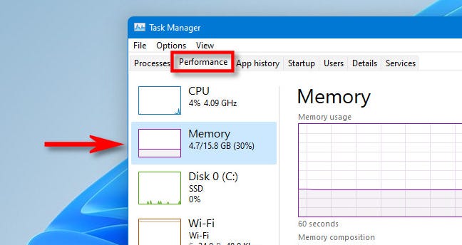 In Task Manager, fai clic sulla scheda "Prestazioni", quindi seleziona "Memoria" nella barra laterale.