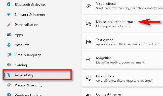 Nelle Impostazioni di Windows 11, fai clic su "Accessibilità" nella barra laterale, quindi seleziona "Puntatore del mouse e tocco".