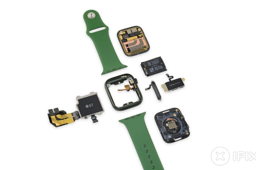 Smontaggio di Apple Watch Series 7 da iFixit