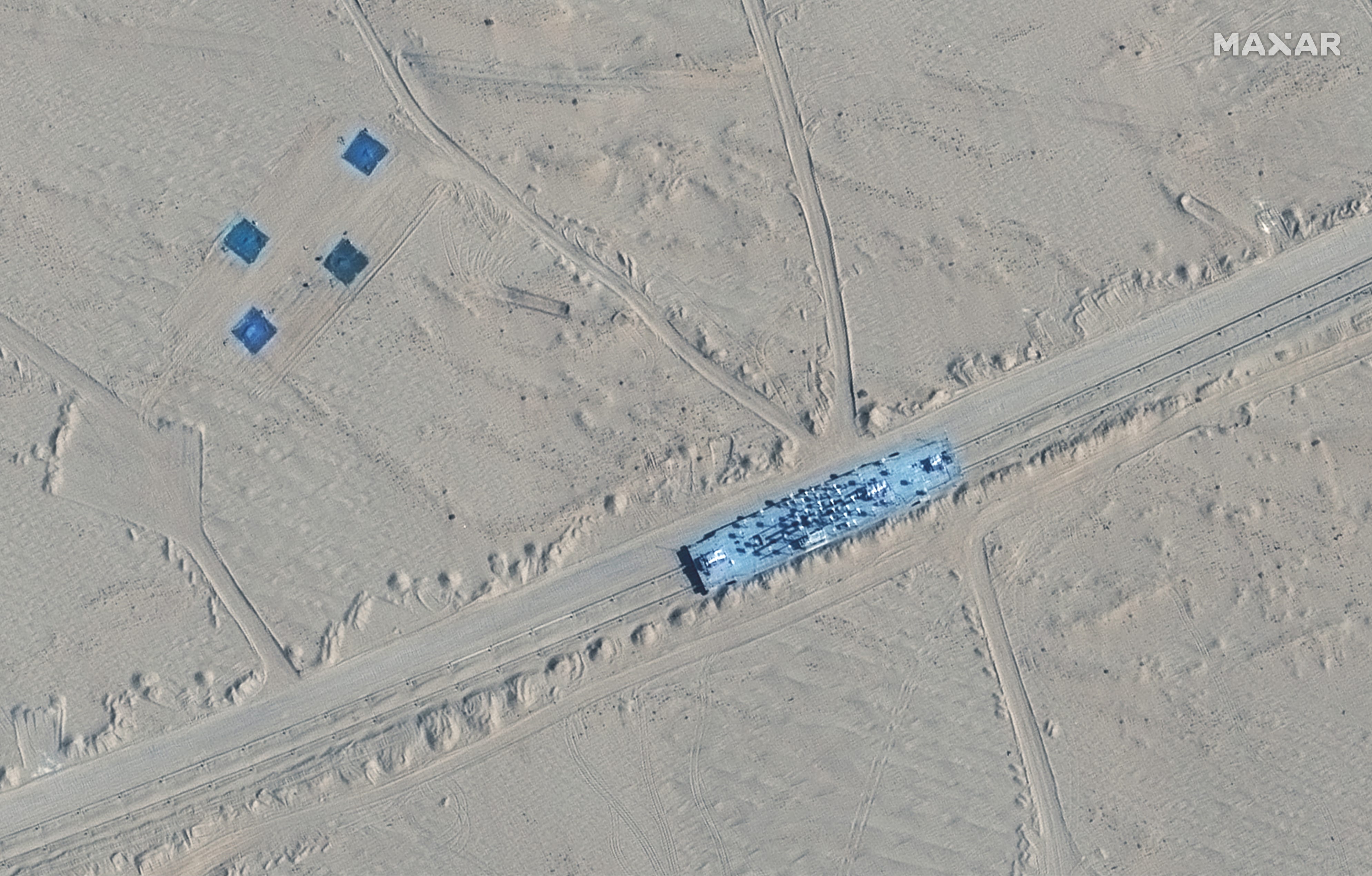 Un'immagine satellitare mostra un bersaglio mobile a Ruoqiang, Xinjiang, Cina, 20 ottobre 2021.