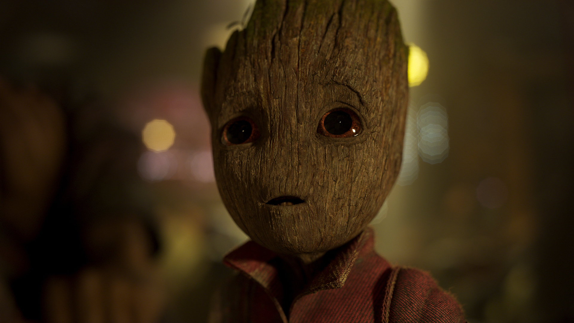 Un primo piano di Baby Groot, una creatura arborea antropomorfa.