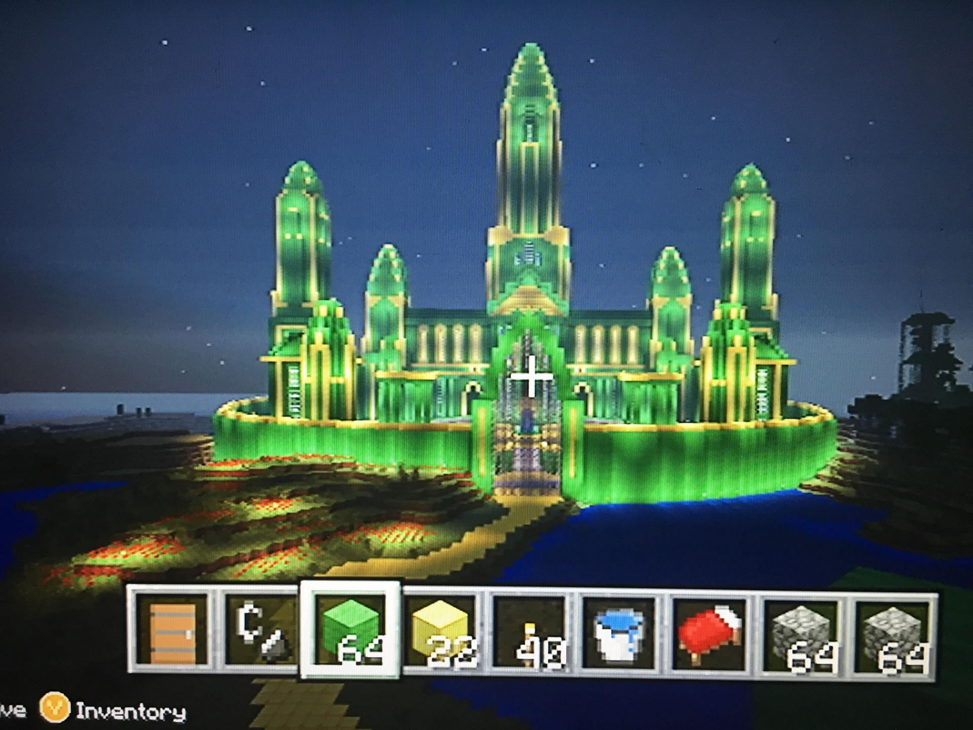 Inutile dire che la creazione di una replica di Emerald City richiede molti smeraldi (Immagine tramite Mojang)