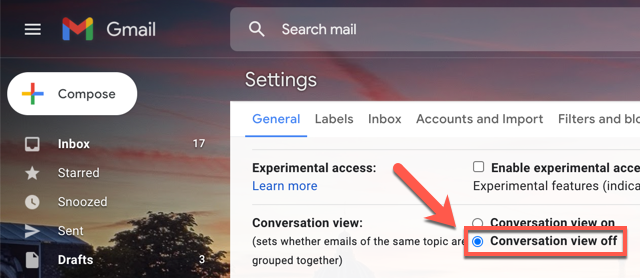 Fai clic sull'opzione "Visualizzazione per conversazione disattivata" nel menu delle impostazioni di Gmail per disabilitare la funzione.
