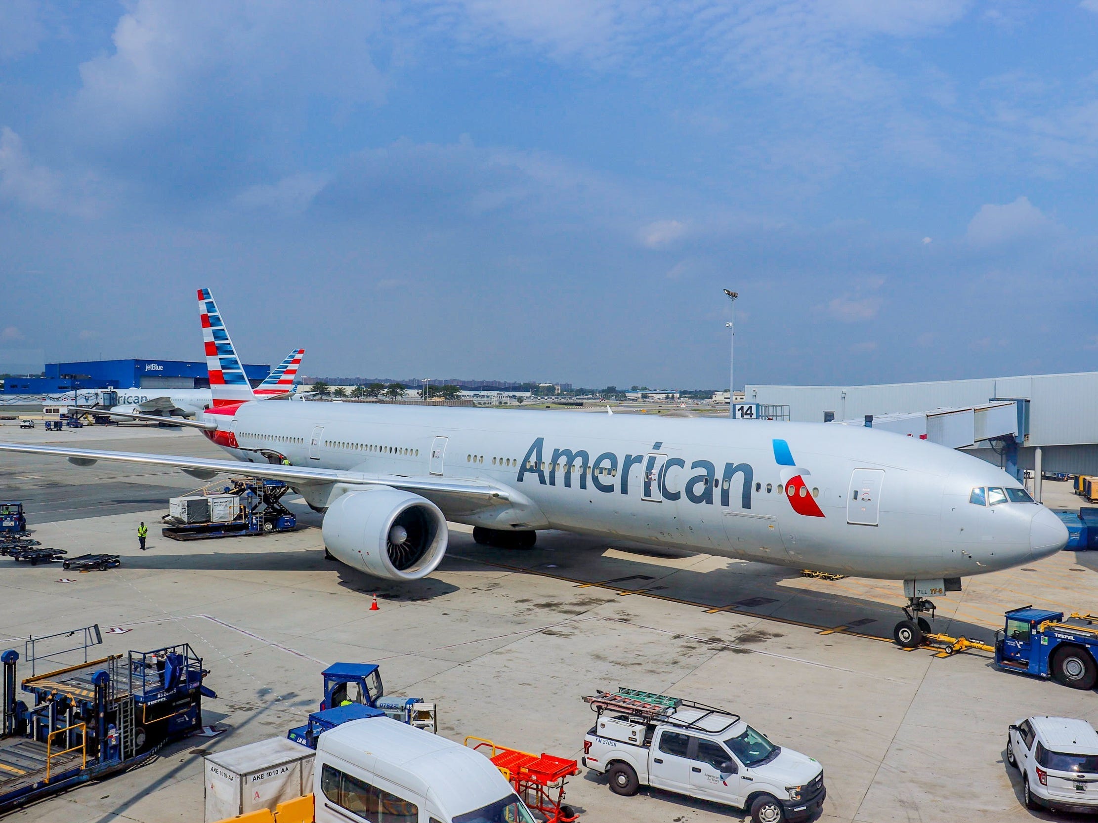 Volare con American Airlines in Europa durante la pandemia — Volo American Airlines New York-Madrid 2021