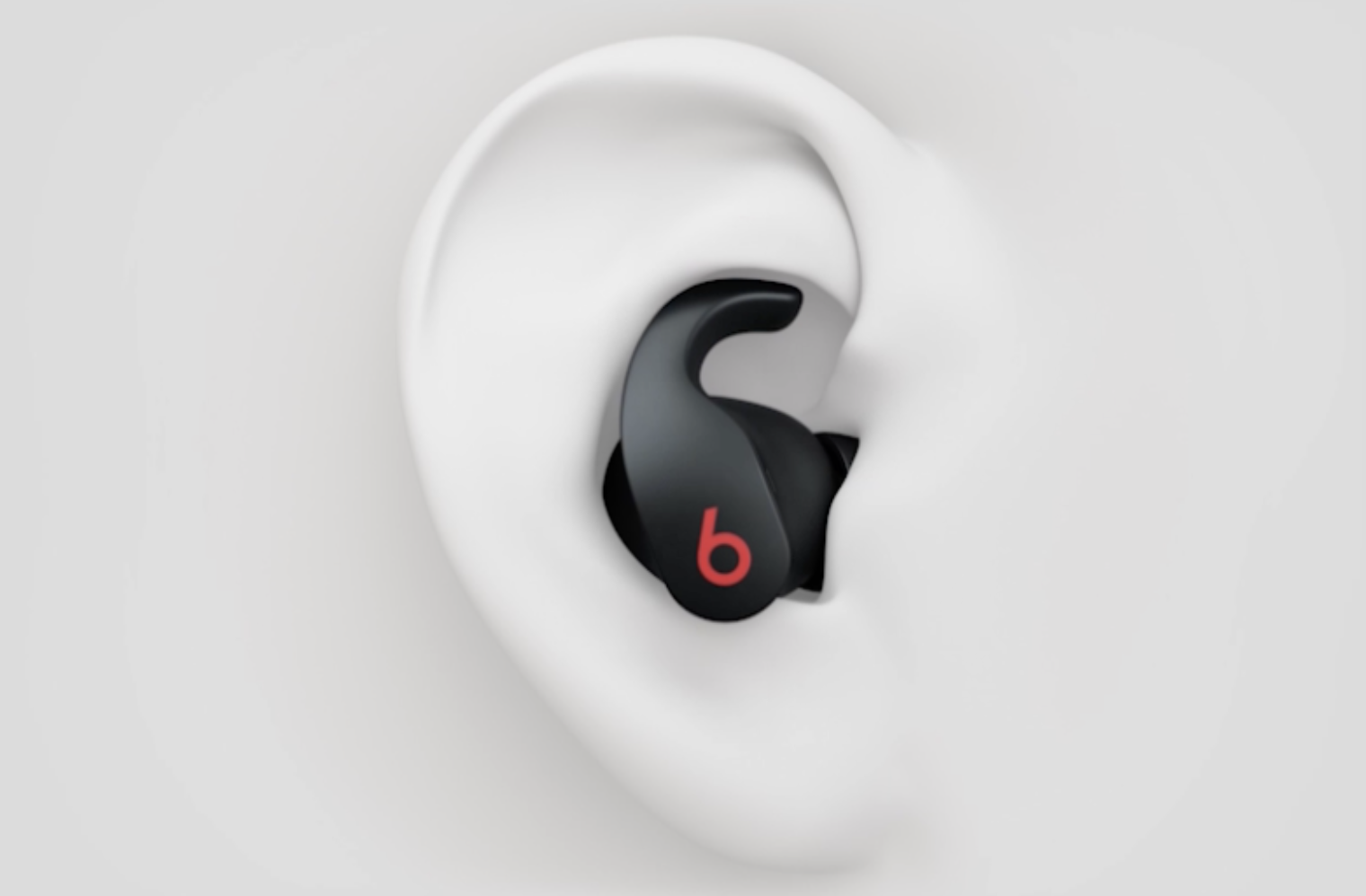 Un Beats Fit Pro all'interno di un orecchio.