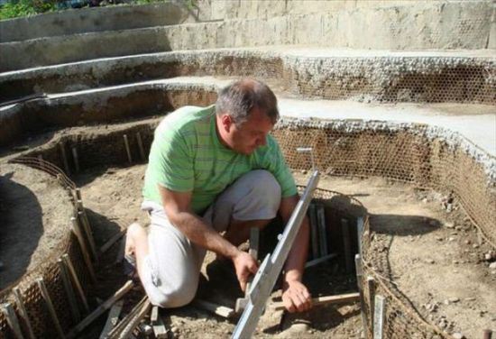 Come realizzare una perfetta piscina estiva nel cortile fai da te facile ed economico