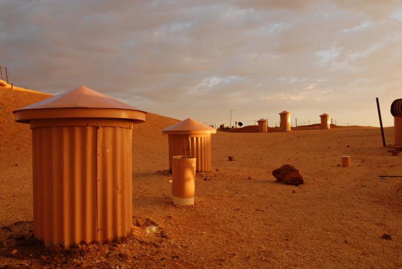 C'è un'intera città in Australia che vive sotto la superficie della terra