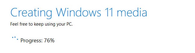 Lo strumento scaricherà l'ISO di Windows 11.