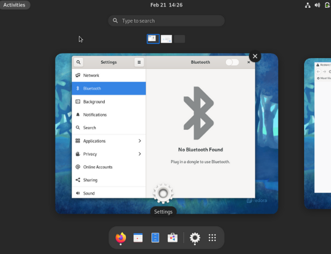 Desktop Fedora che mostra le impostazioni Bluetooth.