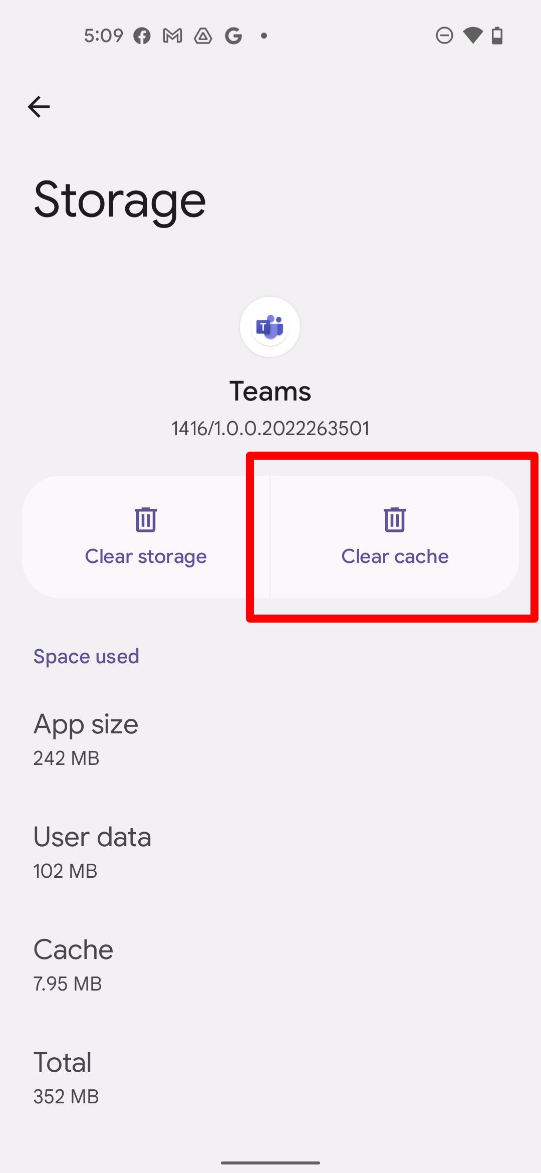 La schermata delle informazioni di archiviazione per Microsoft Teams su un telefono Android.