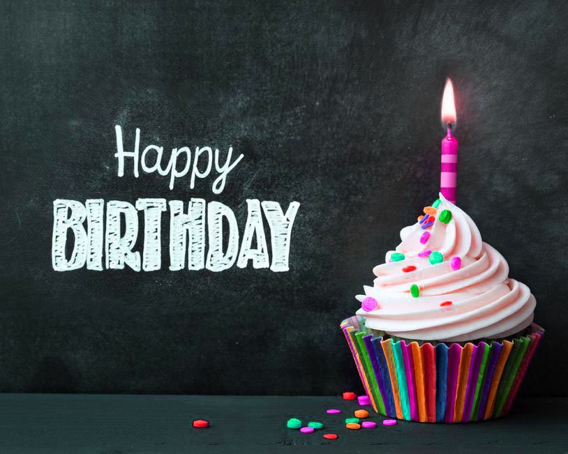 Download gratuito di sfondi di immagini di torta di buon compleanno