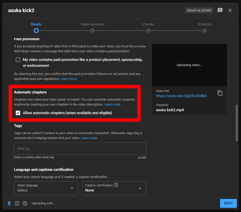 L'opzione "capitoli automatici" durante il caricamento di un video di YouTube.
