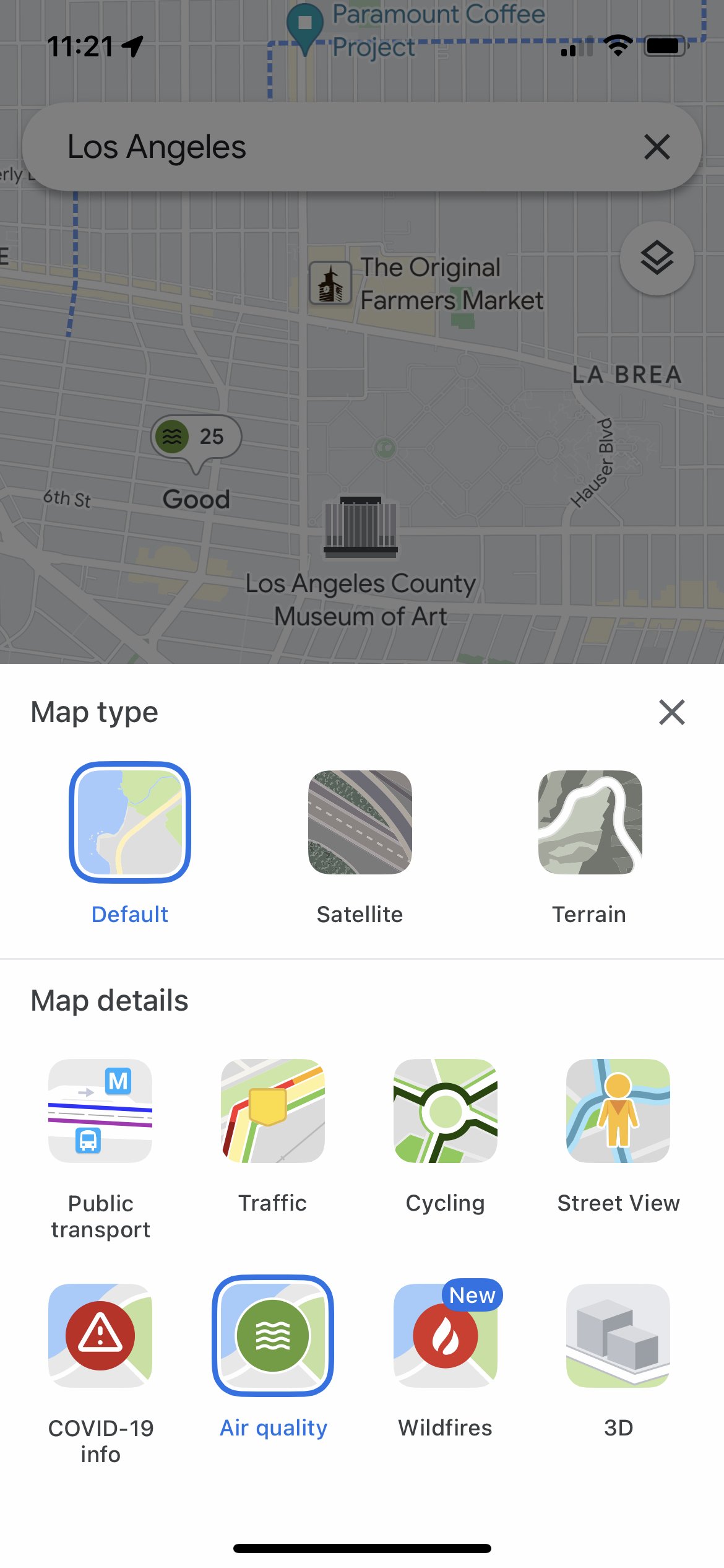 Uno screenshot di Google Maps che mostra i diversi widget di livello, inclusa la qualità dell'aria.