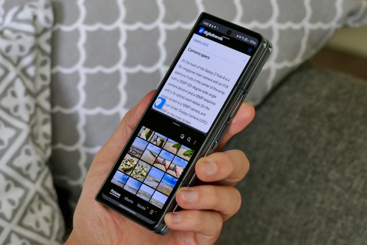 Multitasking sullo schermo di copertina del Galaxy Z Fold 4.