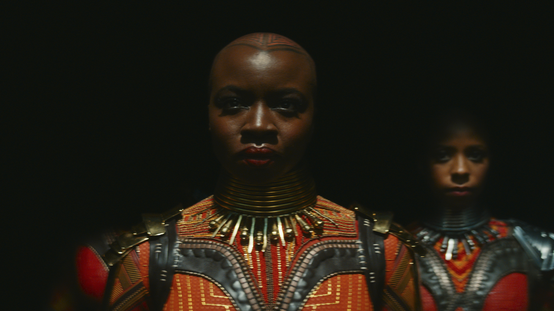 Okoye e la Dora Milaje emergono dall'ombra in Black Panther: Wakanda Forever