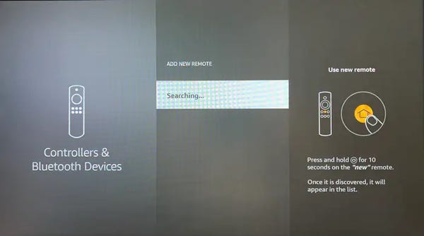 La schermata "Aggiungi nuovo telecomando" nelle impostazioni di un Firestick e mostra le istruzioni su come associare un telecomando.