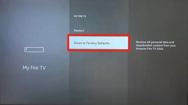 La schermata "My Fire TV" nelle impostazioni di Firestick, con l'opzione "Ripristina impostazioni predefinite" evidenziata.