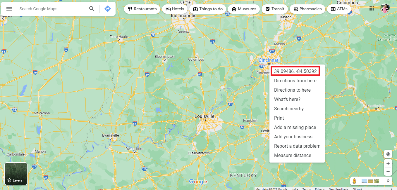 Nota le coordinate di Cincinnati che sono 39.09486 e -84.50392 | a metà strada tra due posti