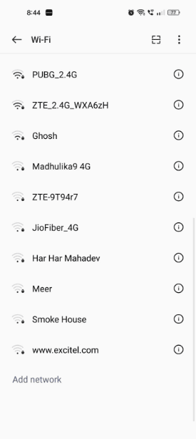 Ora, dalle reti Wi-Fi disponibili individua quella a cui vuoi connetterti.