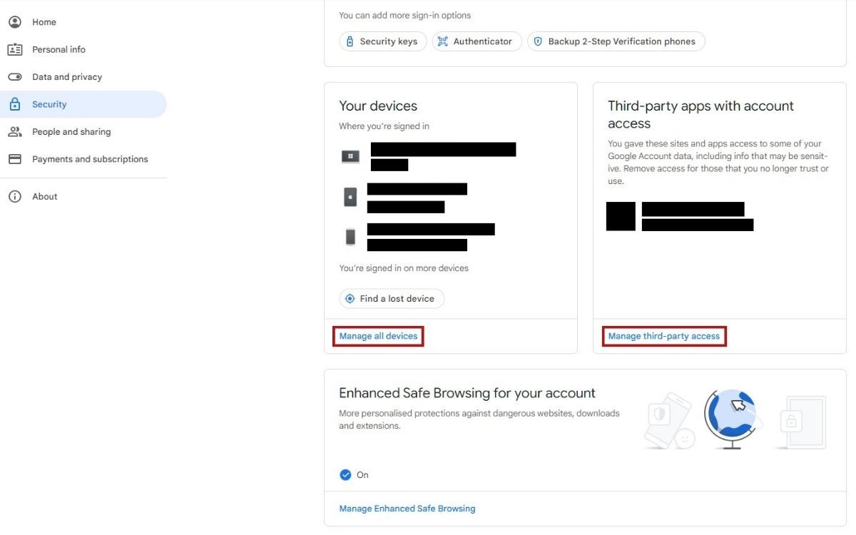 Uno screenshot della scheda Sicurezza in Il mio account in Google con due bordi rossi sui rispettivi collegamenti Gestisci tutti i dispositivi e Gestisci accesso di terze parti