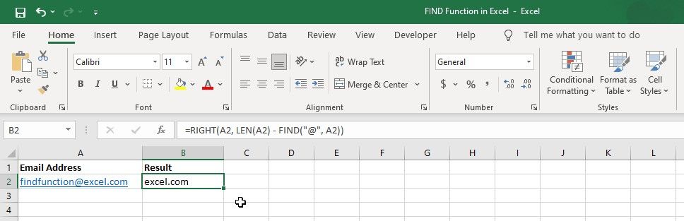 Tabella di Excel che mostra come utilizzare le funzioni TROVA e DESTRA