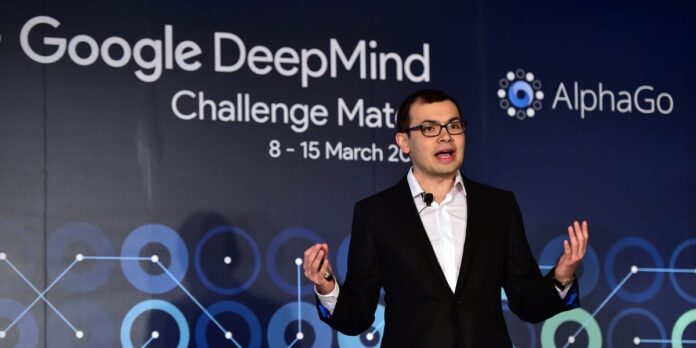 Il CEO di DeepMind ha detto che c'è una possibilità che l'IA possa diventare consapevole di sé in futuro
