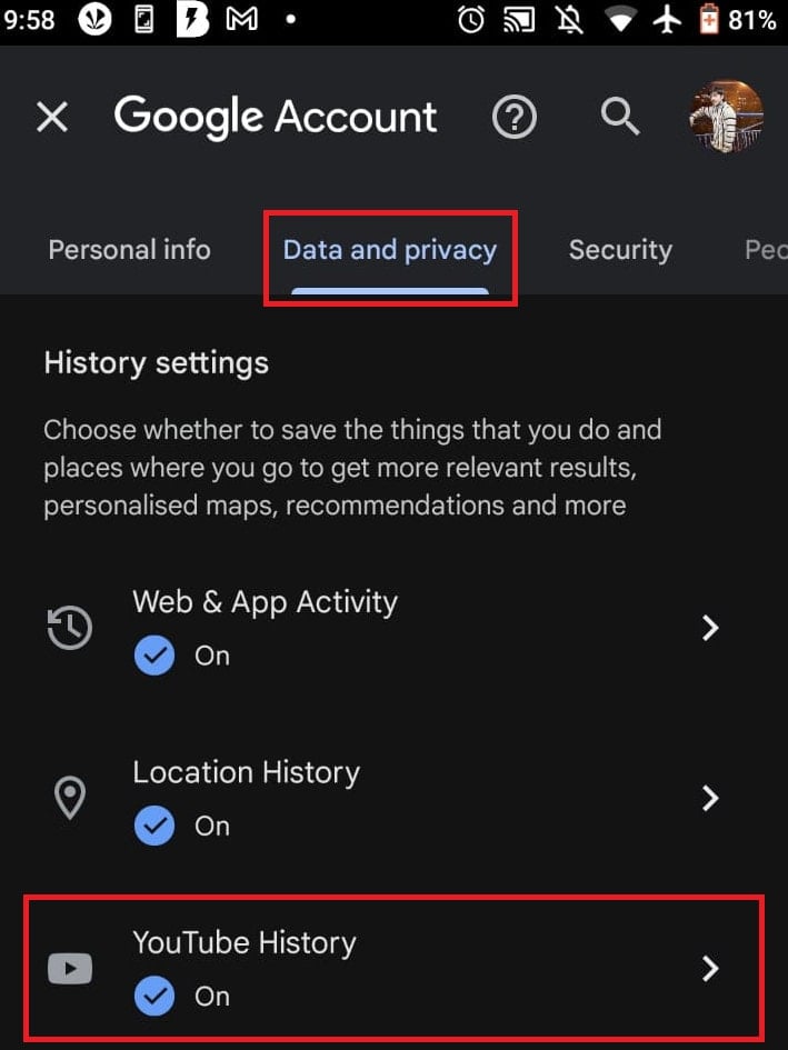 Tocca Dati e privacy e poi Cronologia Youtube nelle impostazioni dell'app Google.