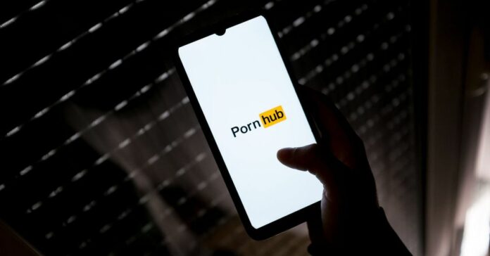 Pornhub blocca la Carolina del Nord e il Montana mentre si diffonde la regolamentazione del porno
