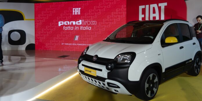 Fiat aggiorna tecnologicamente la Panda e lancia Pandina, la nuova Cross. La produzione a Pomigliano fino al 2027