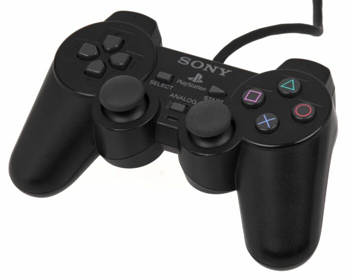 PS2: il DualShock 2 ha un segreto che forse ancora non conosci dopo 24 anni