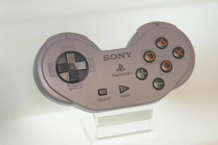 PS1: questo controller Sony non l'hai mai visto, era davvero strano!