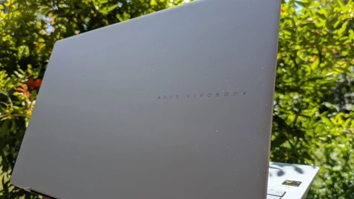 La recensione di Asus Vivobook S 15: non si compra (solo) per l