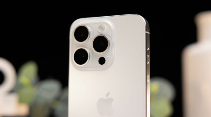 iPhone 16: misure display confermate da questa nuova foto