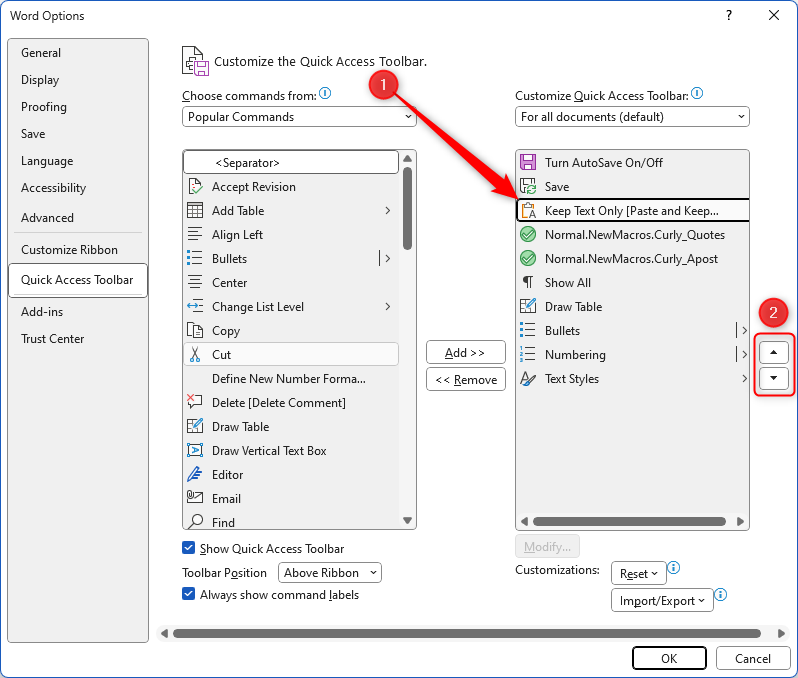 Finestra di dialogo Opzioni di Word con le icone della barra di accesso rapido riordinate tramite le frecce sulla destra.